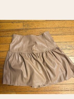 Fab’Rik Faux taupe leather mini skirt
